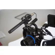 RODE VIDEOMIC NTG4+ PROFESSZIONÁLIS RÖVID PUSKAMIKROFON EÉPÍTETT LI-ION AKKUMULÁTORRAL (NTG4+)