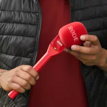 RODE Interview GO mikrofonfogó nyél vezeték néküli mikrofonokhoz, piros